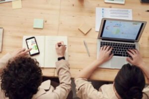 8 τρόποι για να βελτιώσετε τις online διαφημίσεις προβολής σας